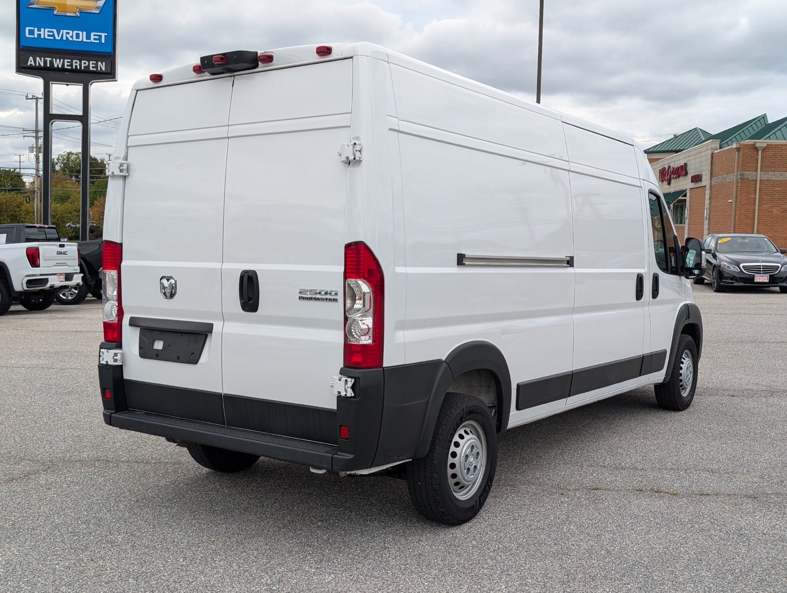 Used 2025 RAM ProMaster 2500 w/ Convenience Group FWD image 3