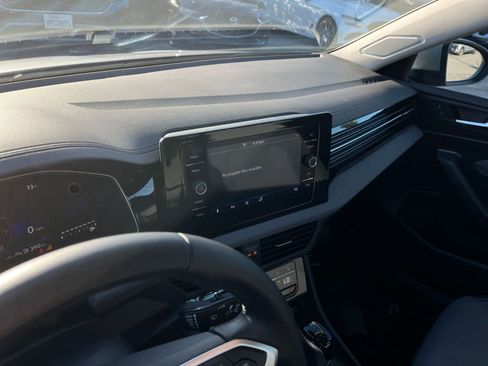 Used 2025 Volkswagen Jetta SE image 18