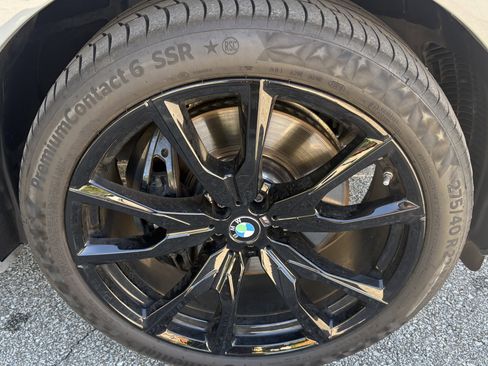 Used 2025 BMW X7 xDrive40i w/ M Sport Package AWD/4WD image 15