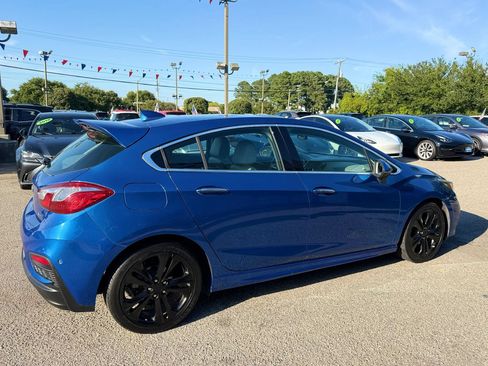 Used 2017 Chevrolet Cruze Premier FWD image 25