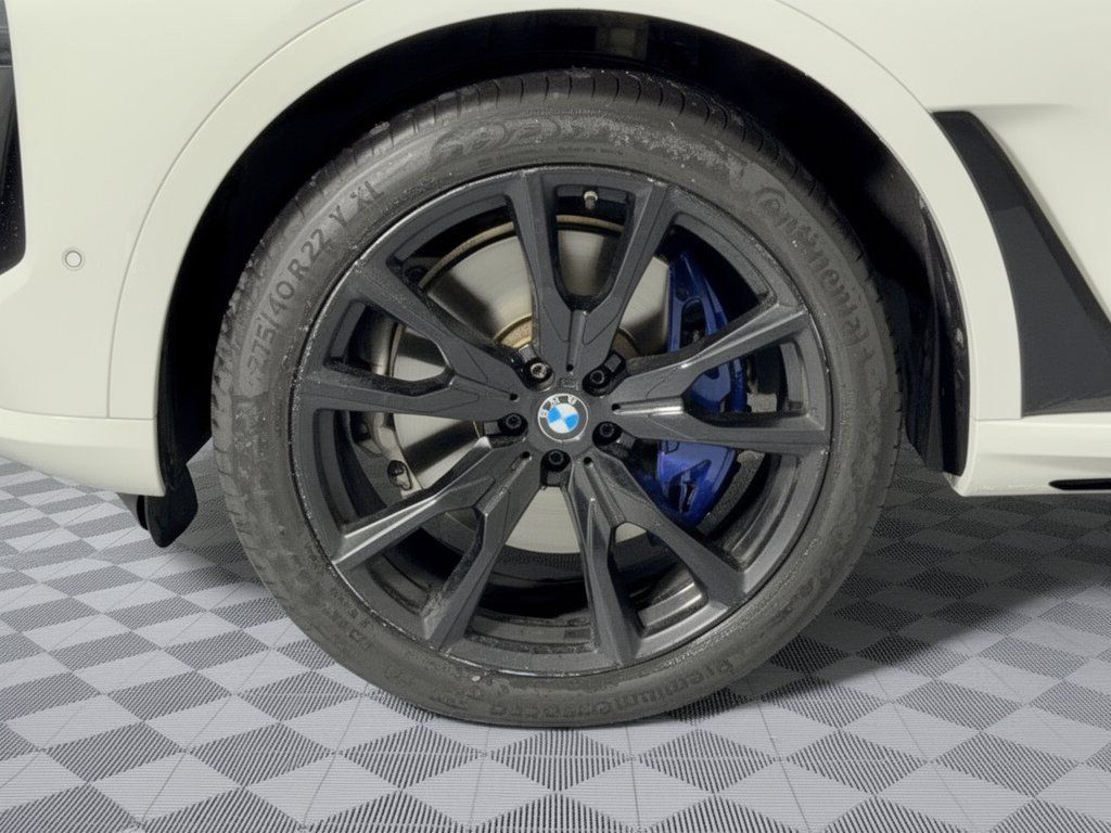 Used 2023 BMW X7 xDrive40i w/ M Sport Package AWD/4WD image 13