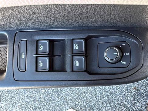 New 2026 Volkswagen Taos S FWD image 21