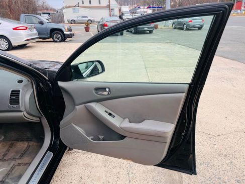 Used 2007 Nissan Altima 3.5 SE w/ Emergency Aid Pkg image 17