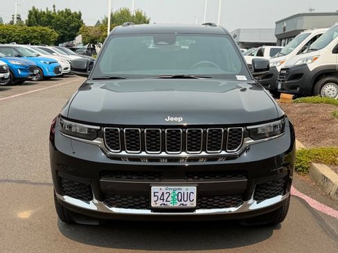 Used 2025 Jeep Grand Cherokee L Laredo w/ Luxury Tech Group I AWD/4WD image 3
