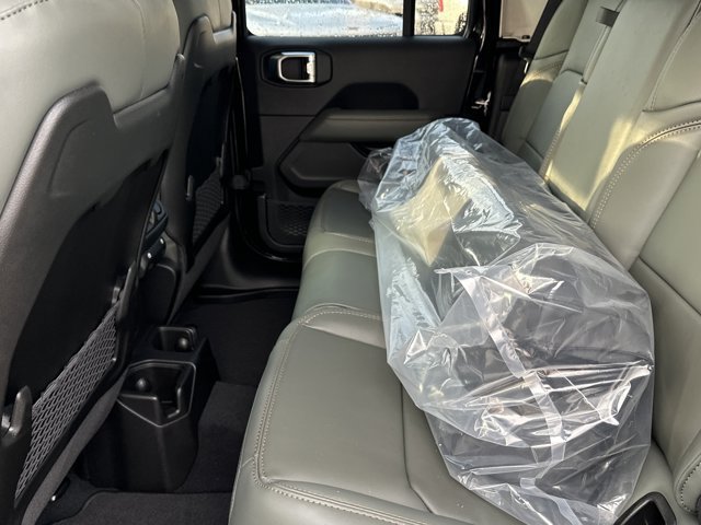 New 2026 Jeep Gladiator Mojave w/ Steel Bumper Group AWD/4WD image 19