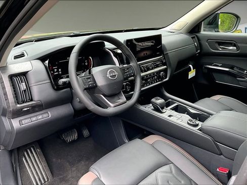 New 2026 Nissan Pathfinder Platinum AWD/4WD image 6