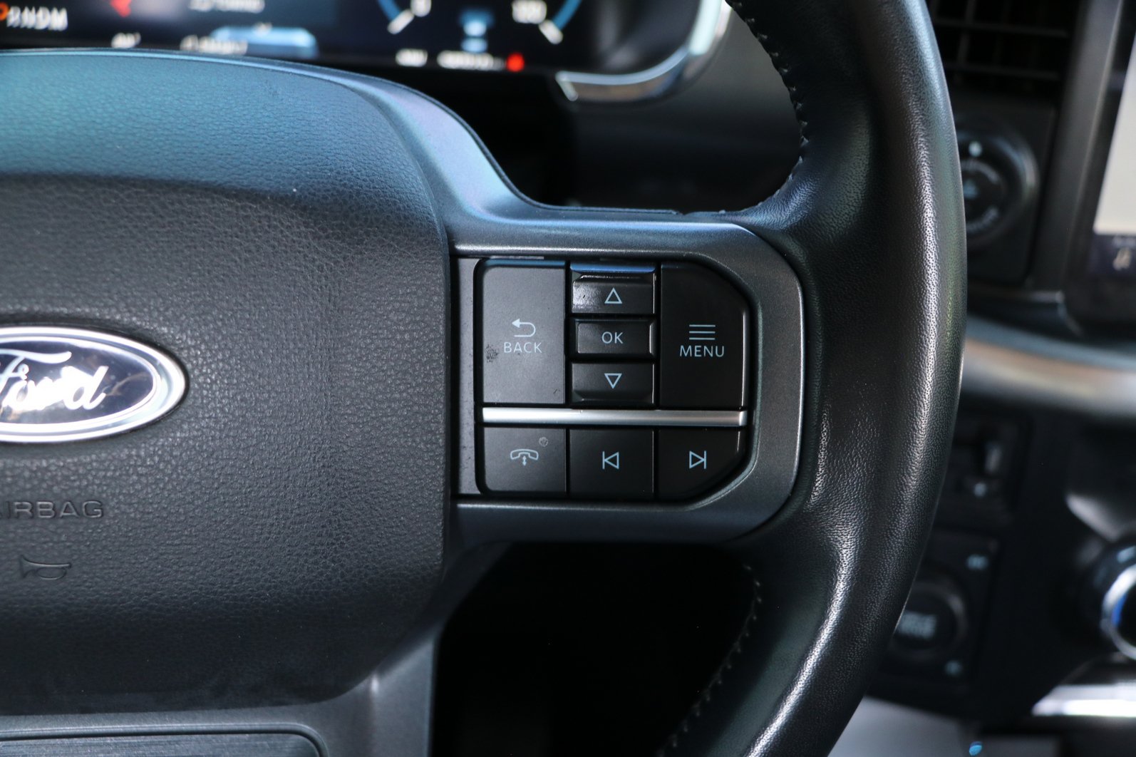 Used 2023 Ford F150 Lariat w/ Equipment Group 502A High AWD/4WD image 18