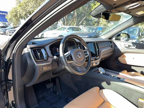 Used 2022 Volvo XC60 B5 Inscription w/ Climate Package image 12