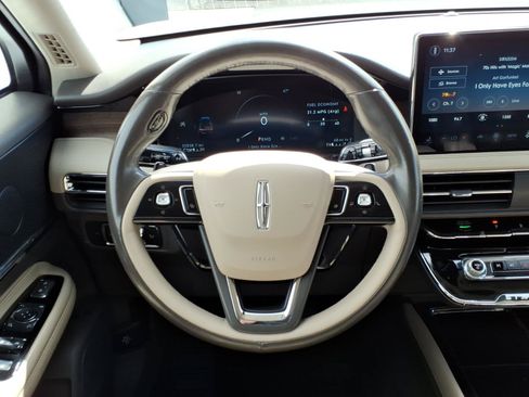 Certified 2023 Lincoln Corsair Reserve AWD/4WD image 11