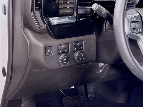 Used 2024 Chevrolet Silverado 1500 LT image 4