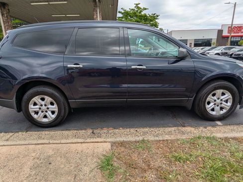 Used 2015 Chevrolet Traverse LS AWD/4WD image 8