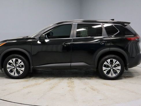Certified 2022 Nissan Rogue SV image 8