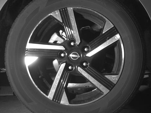 Used 2025 Nissan Sentra SV FWD image 15