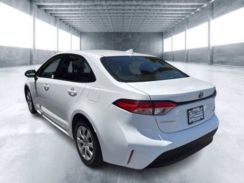Used 2024 Toyota Corolla LE FWD image 4