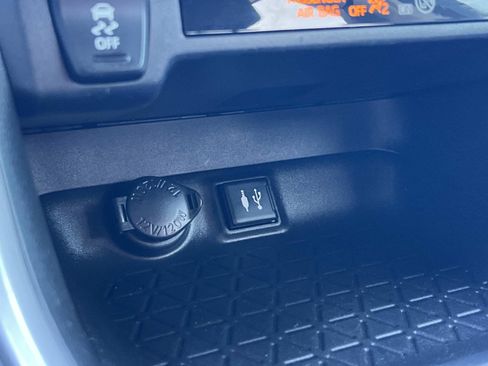 Used 2019 Toyota RAV4 LE image 17