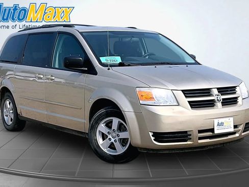 Used 2010 Dodge Grand Caravan Hero w/ Popular Equipment Group FWD image 3