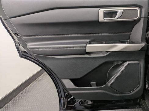 Used 2023 Ford Explorer XLT image 21