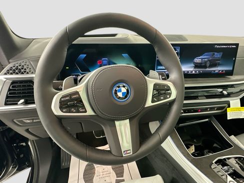 New 2026 BMW X5 xDrive50e image 11
