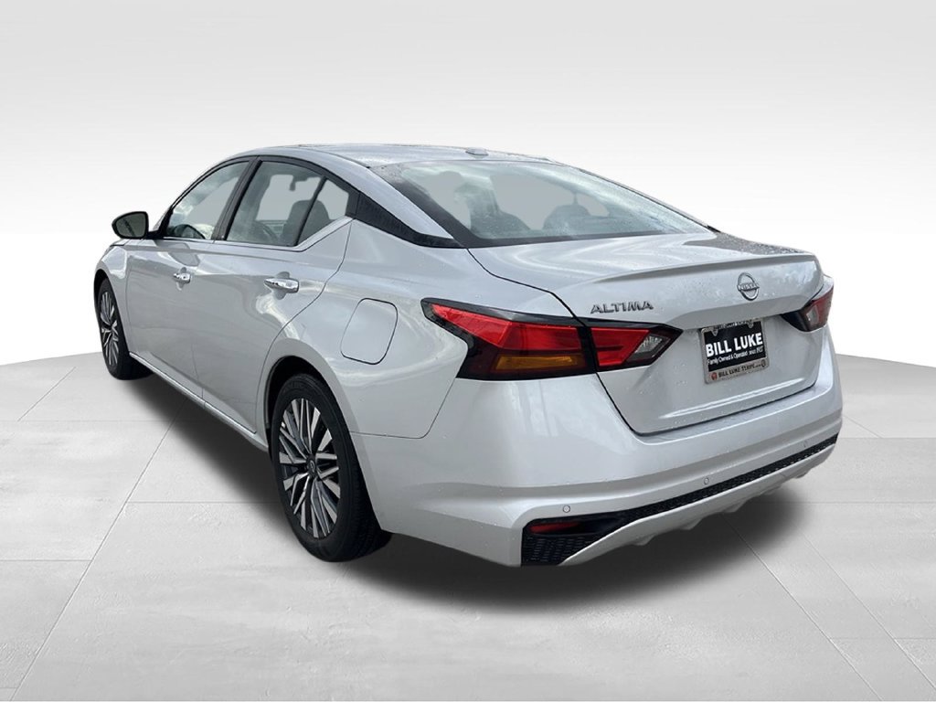 Used 2025 Nissan Altima 2.5 SV FWD image 9