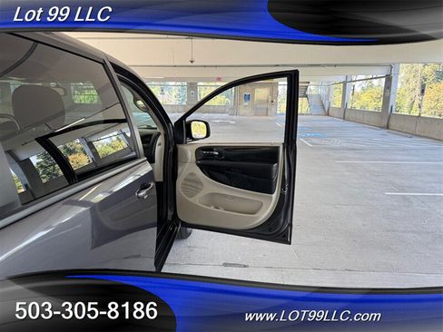 Used 2018 Dodge Grand Caravan SE w/ Power Convenience Group I FWD image 38