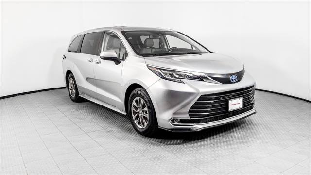 Used 2023 Toyota Sienna XLE AWD/4WD image 11