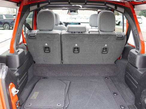 Certified 2025 Jeep Wrangler Unlimited Sahara w/ Safety Group image 20