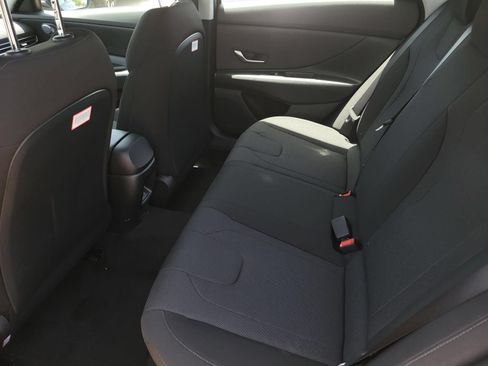 New 2026 Hyundai Elantra SE FWD image 9
