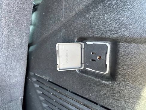 Used 2025 Chevrolet Tahoe Z71 AWD/4WD image 31