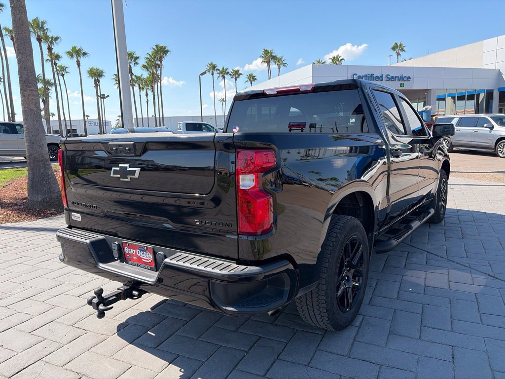 Used 2024 Chevrolet Silverado 1500 Custom w/ Turbomax Blackout Package RWD image 4
