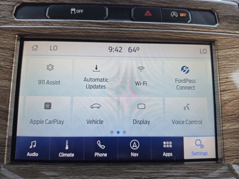 Used 2019 Ford F150 Lariat w/ Trailer Tow Package AWD/4WD image 31