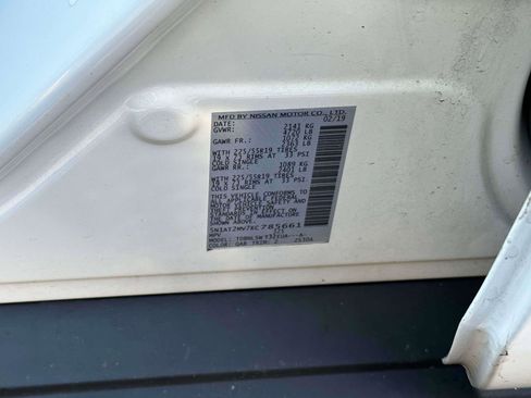 Used 2019 Nissan Rogue SL w/ Premium Package image 17