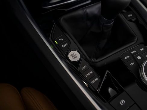 Used 2025 BMW Z4 M40i w/ Edition image 38