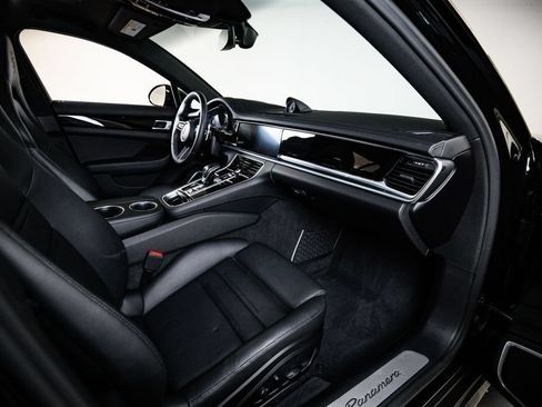 Certified 2023 Porsche Panamera image 28