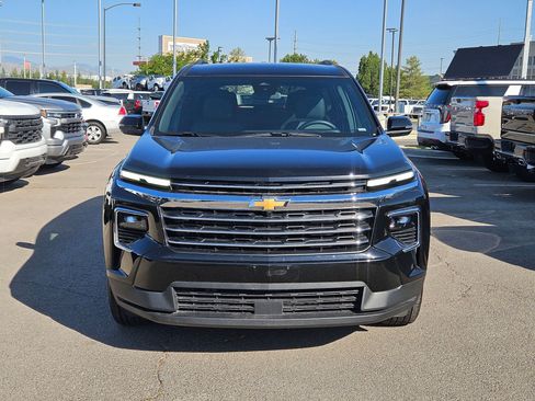 Used 2026 Chevrolet Traverse LT AWD/4WD image 9