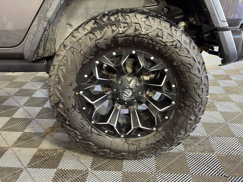 Used 2021 Jeep Wrangler Unlimited Rubicon 4xe w/ Cold Weather Group image 13