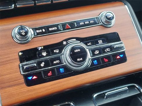 Used 2020 Lincoln Aviator Reserve w/ Elements Package Plus image 15