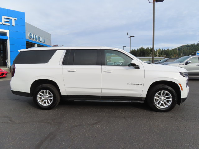 Certified 2026 Chevrolet Suburban LT w/ Comfort Package AWD/4WD image 9