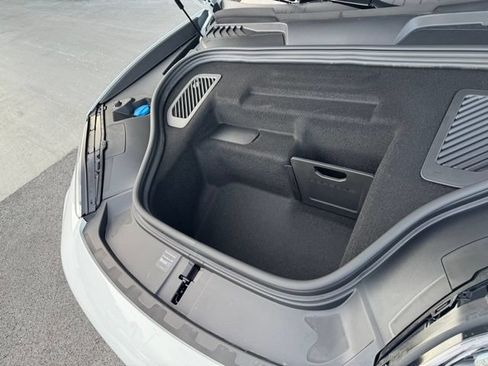 New 2025 Porsche Macan Turbo Electric AWD/4WD image 34