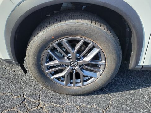 Certified 2023 Nissan Rogue S image 4