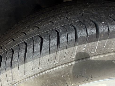 Used 2021 Ford Escape SE image 8