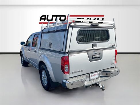 Used 2020 Nissan Frontier SV image 5