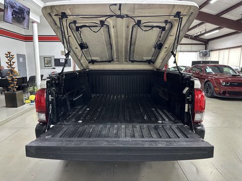 Used 2020 Toyota Tacoma SR image 8