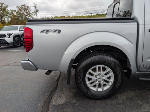 Used 2020 Nissan Frontier SV w/ SV Utility Package image 8