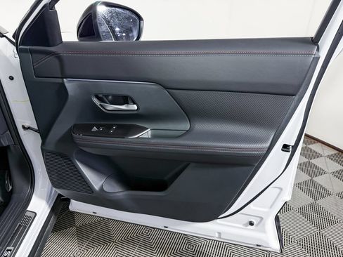 Certified 2025 Nissan Kicks SR w/ SR Premium Package AWD/4WD image 47