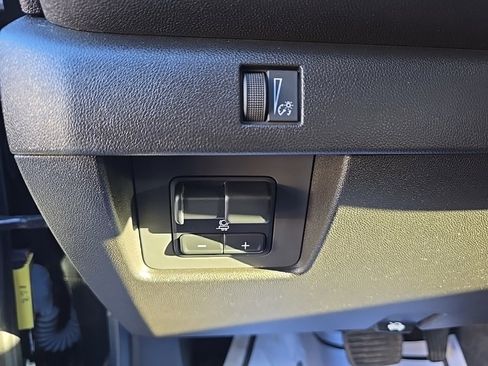 Used 2023 Chevrolet Colorado Trail Boss w/ Advanced Trailering Package image 15