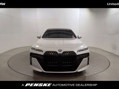 Used 2025 BMW 760i xDrive AWD/4WD image 3