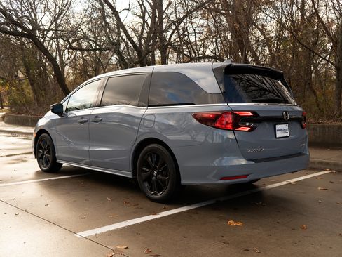 Certified 2024 Honda Odyssey Sport image 7