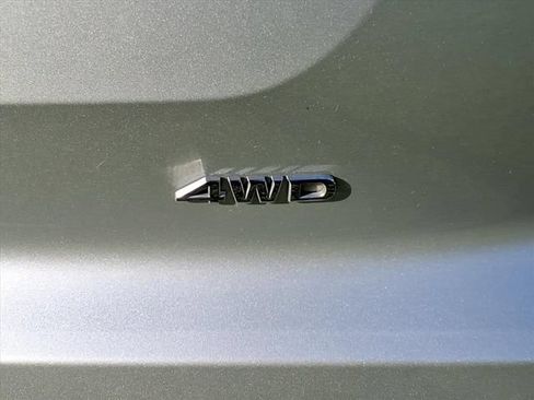 Used 2025 Nissan Pathfinder SV AWD/4WD image 12