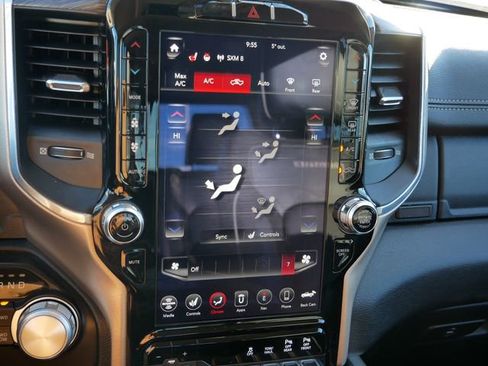 Used 2019 RAM 1500 Laramie image 26