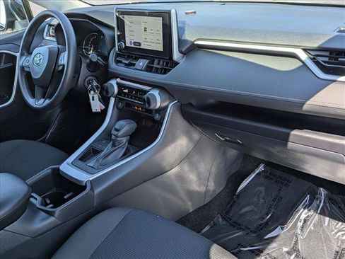 Certified 2025 Toyota RAV4 LE FWD image 21